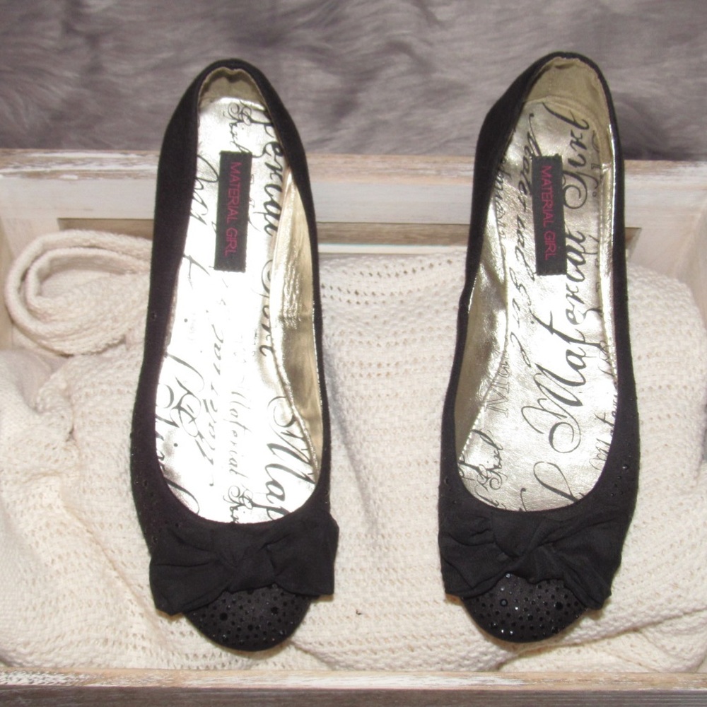 MATERIAL GIRL Flats